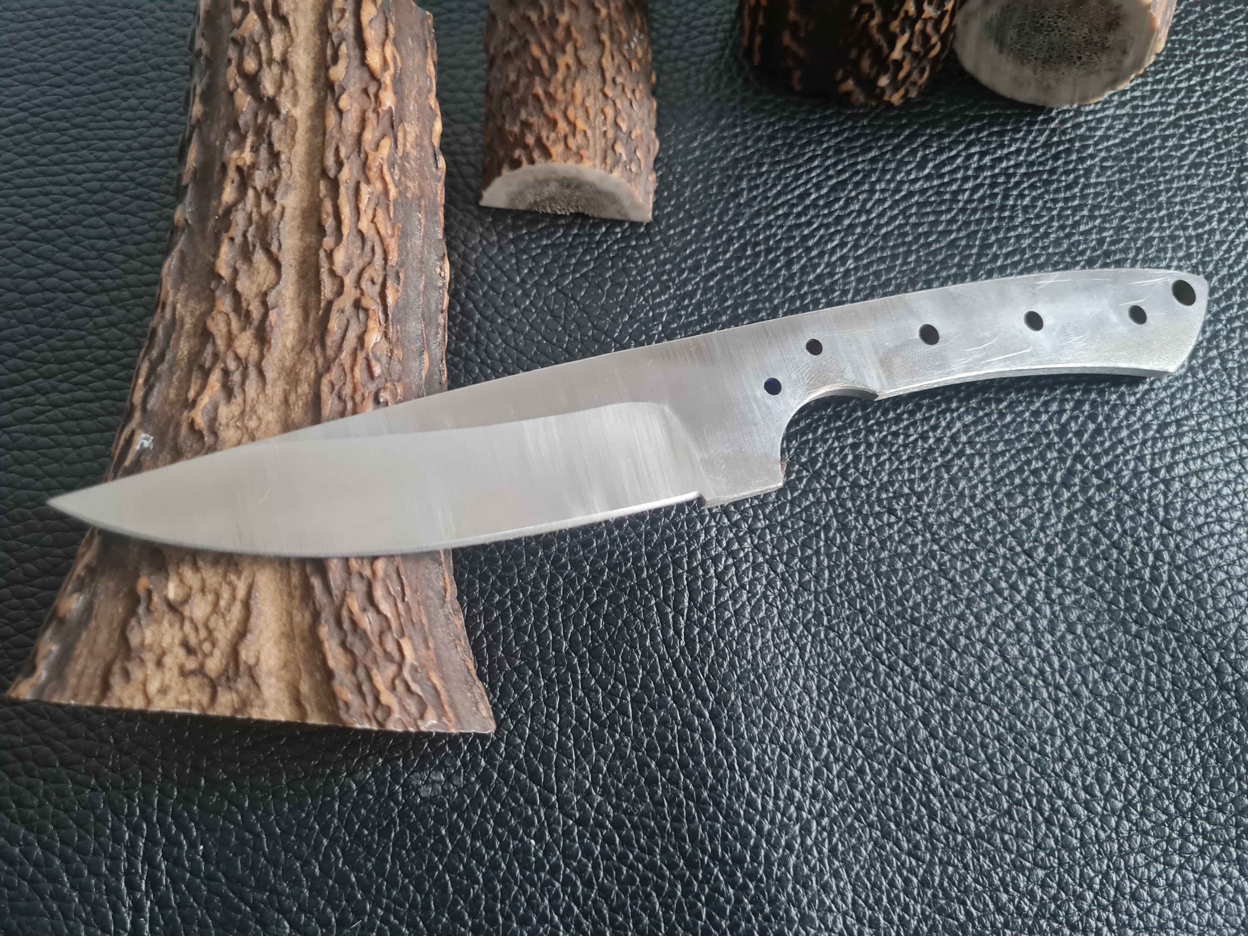 Old Patriot 4" Full Tang, Plochý výbrus - Elmax Čepel