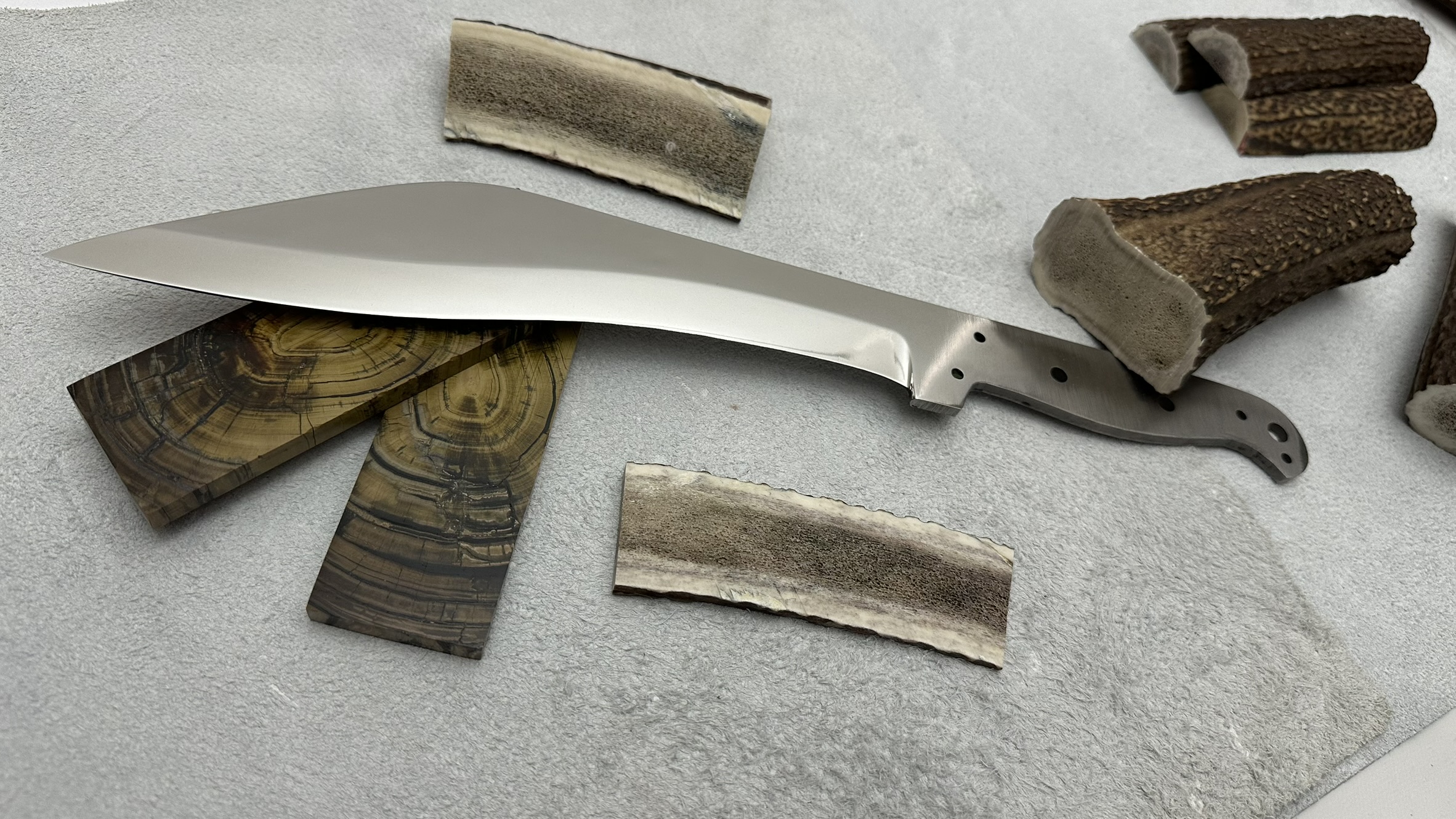 Kukri 10" Full Tang - D2 Čepel